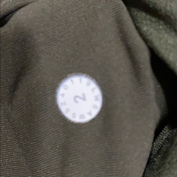 Lululemon - Picture 5 of 5